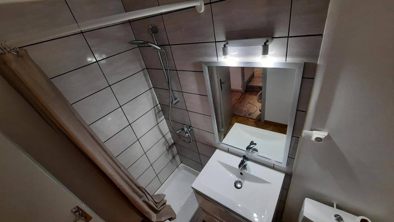 Suite 3 Pieces Chambre+Cuisine+Sdb Centre Ville Privas Exterior photo